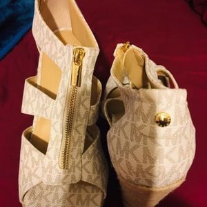 MK new never worn size 10